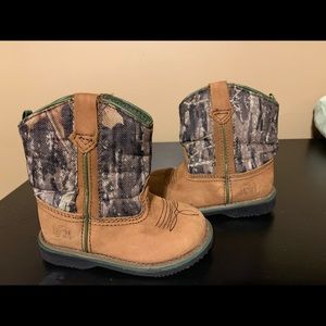 Toddler boy camo boots sz:6